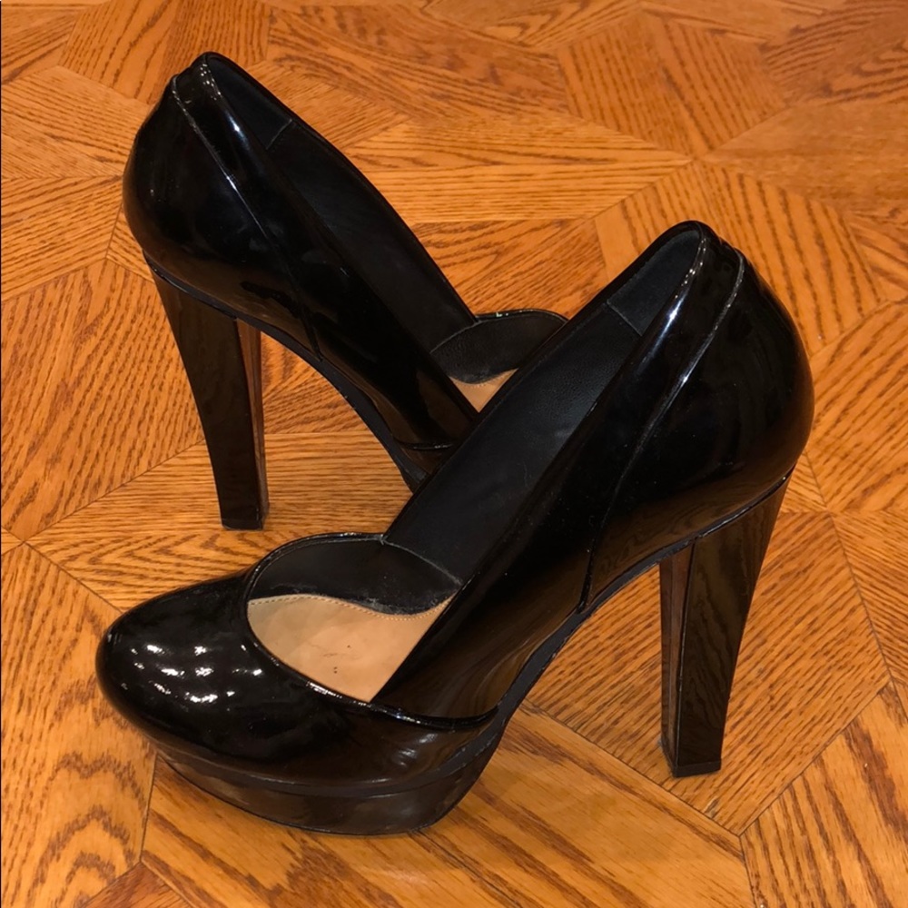 Badgley Mischka Platform Pumps